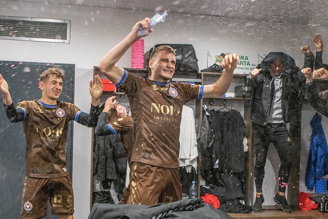 而三分球投 而三分球投